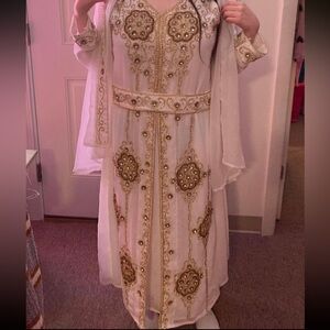 NWOT White Dubai Kaftan Dress, scarf & belt included